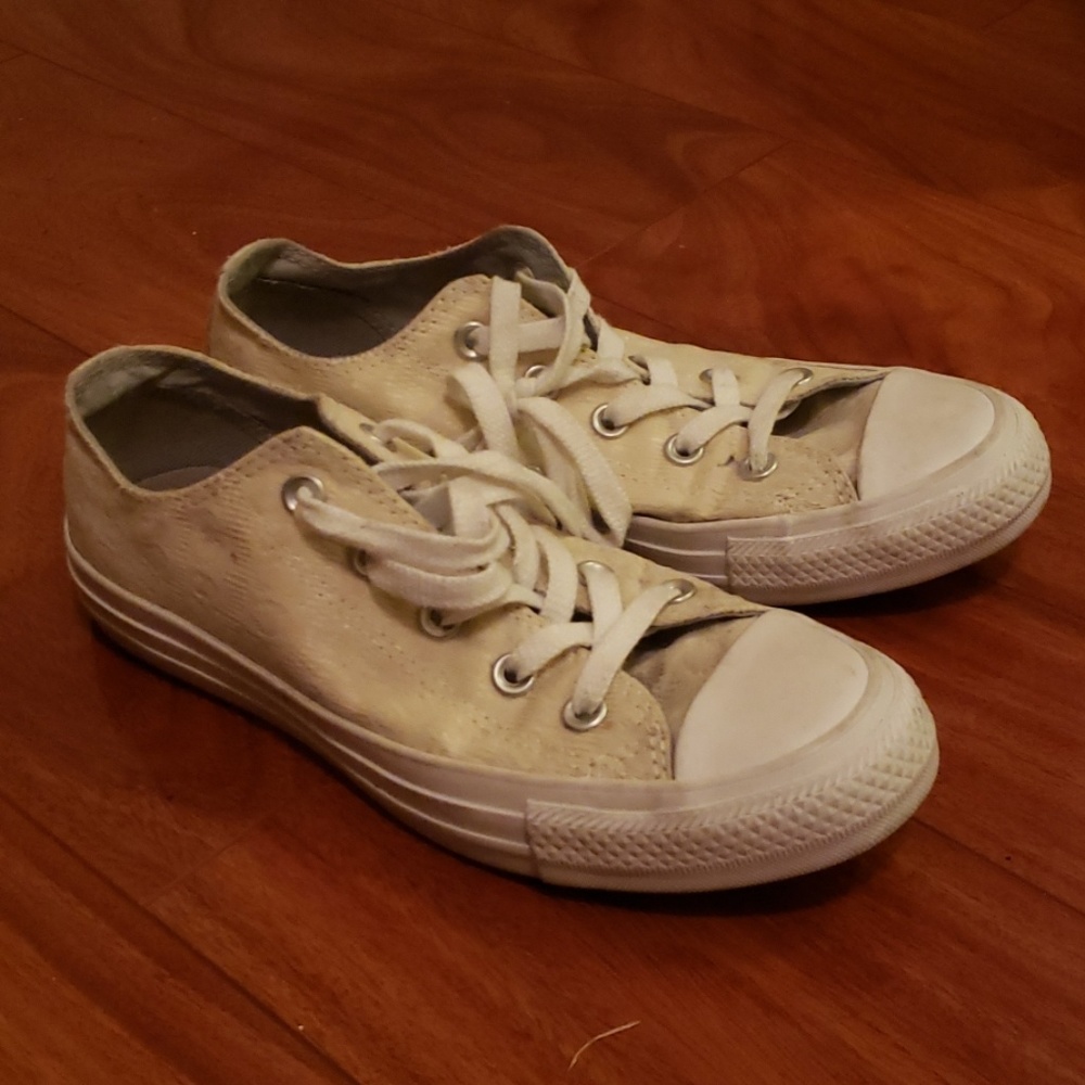 Size 6 converse